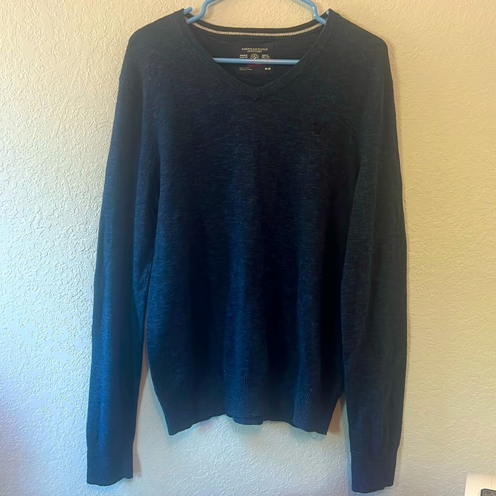 Men’s American Eagle long sleeve thin sweater size M